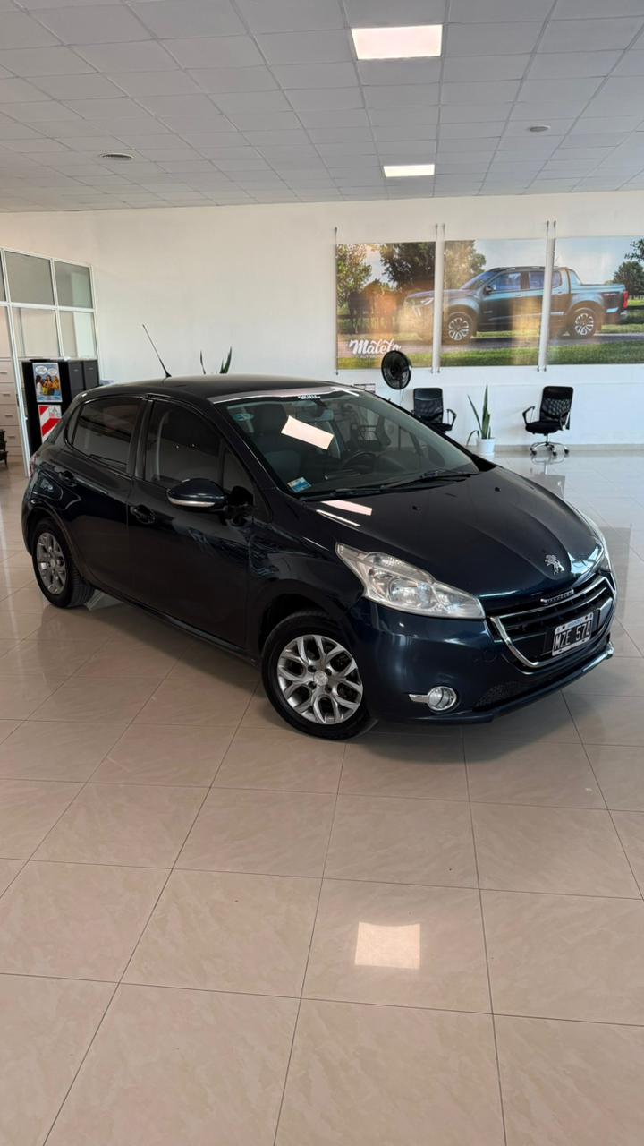 PEUGEOT - 208  allure 1.6  - Manual  - 2013